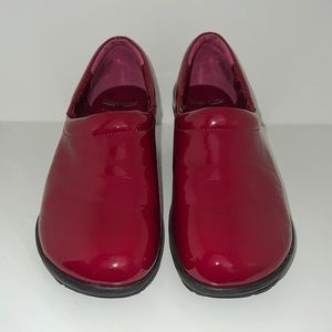 NURSE MATES PILLOW TOP PATENT CLOGS - SIZE 10M